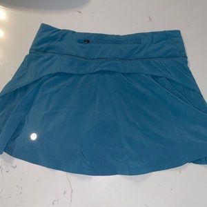 Gently Used Lululemon skirt - blue, size 4 reg